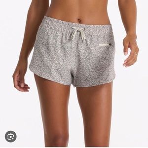 Vuori Clementine short 2.0 palewheat samba size small